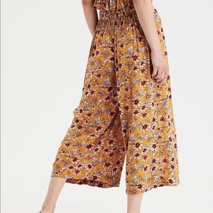 Yellow Floral American Eagle Flowy Pants Size S